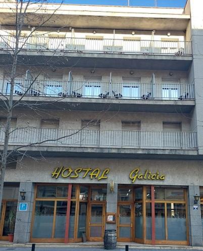 Hostal Galicia Figueres  Ngoại thất bức ảnh